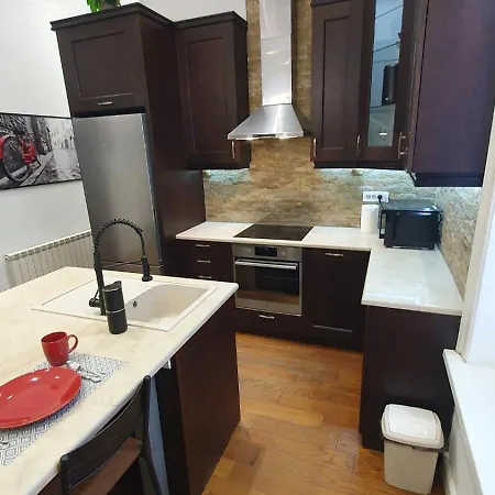 Apartment World Traveler