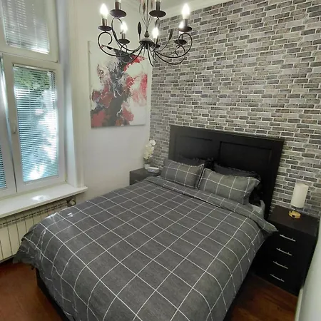 World Traveler Βελιγράδι